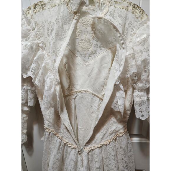 Vintage 60s 70s Victorian Ivory Bridallure Laced Wedding Dress Size 5 With Train - Picture 7 of 15